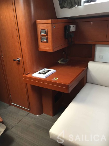 Oceanis 48 - Yacht Charter Sailica