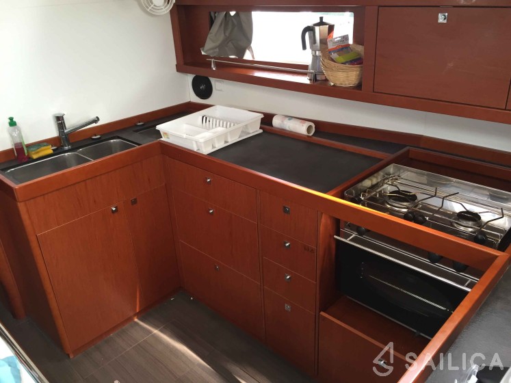 Oceanis 48 - Yacht Charter Sailica