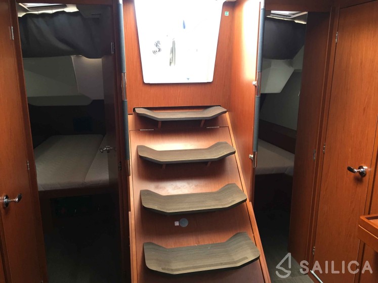 Oceanis 48 - Yacht Charter Sailica