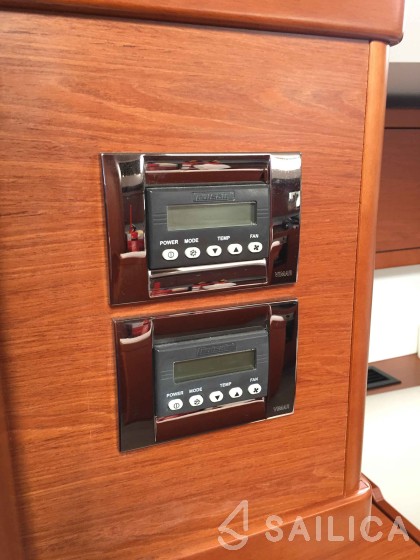 Oceanis 48 - Yacht Charter Sailica