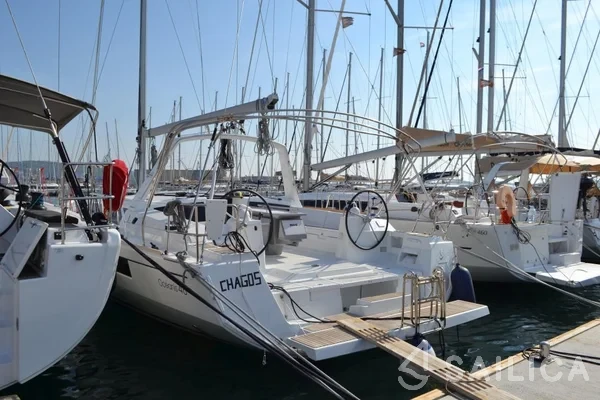 Oceanis 48 - Yacht Charter Sailica