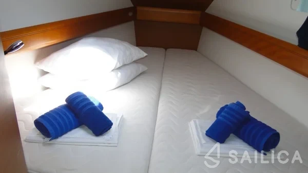 Sun Odyssey 449 - Yacht Charter Sailica