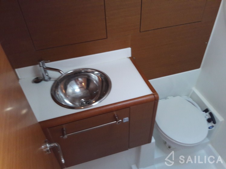 Sun Odyssey 449 - Yacht Charter Sailica