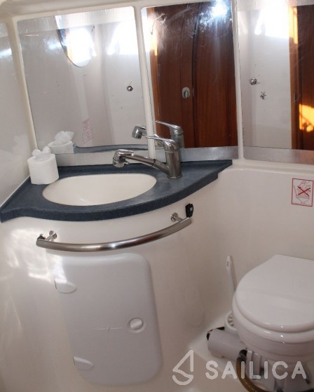 Bavaria 46 Cruiser - Yacht Charter Sailica