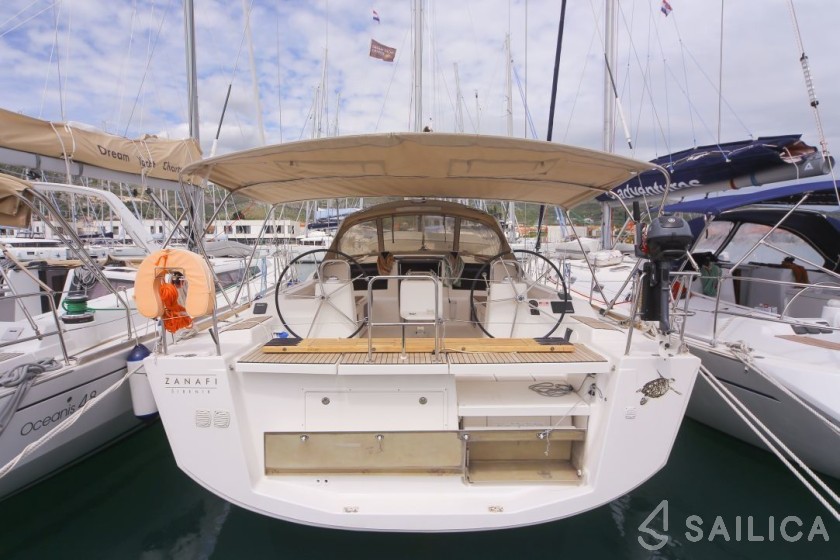 Dufour 460 GL - Yacht Charter Sailica