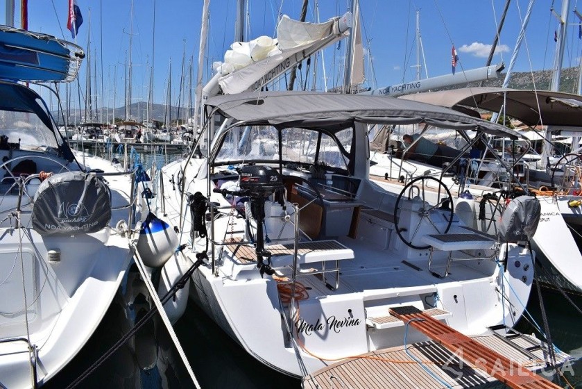 Oceanis 41.1 - Yacht Charter Sailica