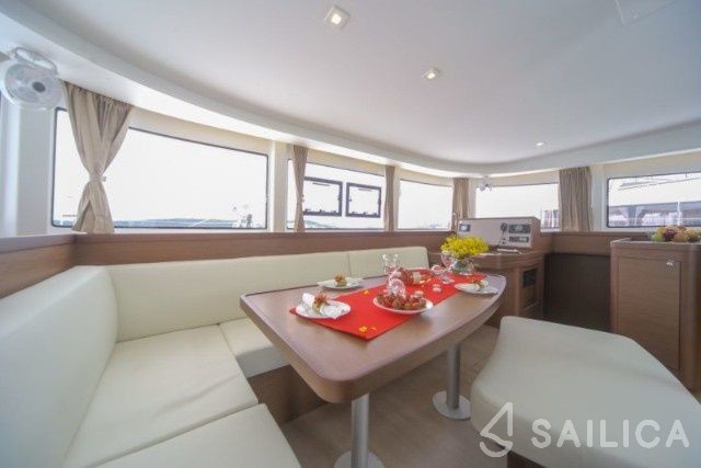 Lagoon 42 - Yacht Charter Sailica