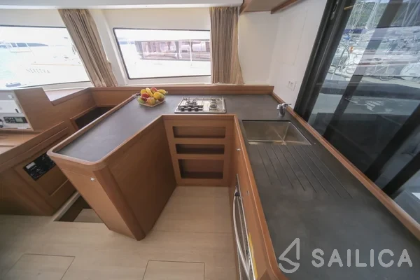 Lagoon 42 - Yacht Charter Sailica