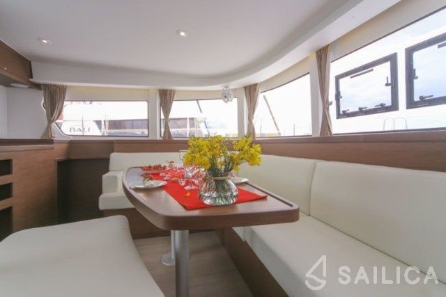 Lagoon 42 - Yacht Charter Sailica