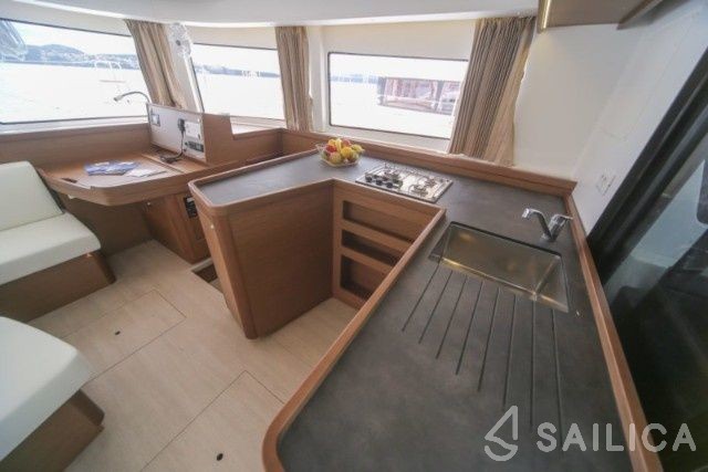 Lagoon 42 - Yacht Charter Sailica