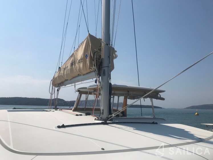 Lagoon 42 - Yacht Charter Sailica