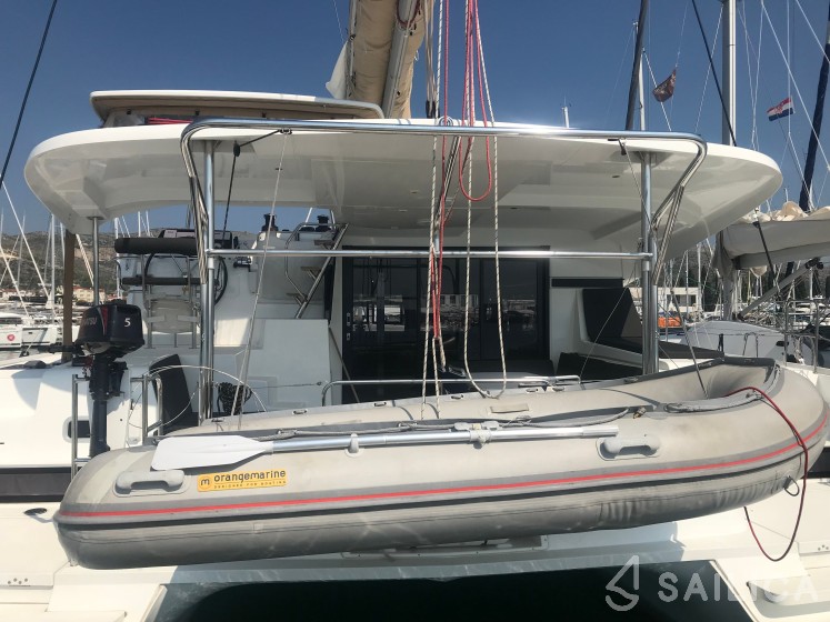 Lagoon 42 - Yacht Charter Sailica