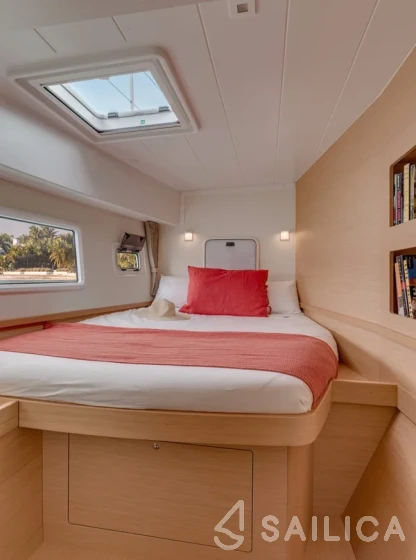 Lagoon 42 - Yacht Charter Sailica