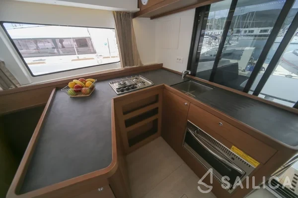 Lagoon 42 - Yacht Charter Sailica