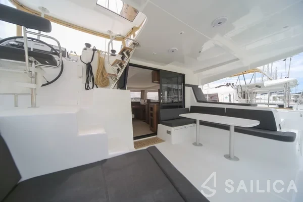 Lagoon 42 - Yacht Charter Sailica