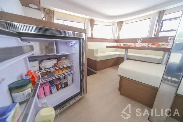 Lagoon 42 - Yacht Charter Sailica