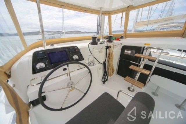 Lagoon 42 - Yacht Charter Sailica