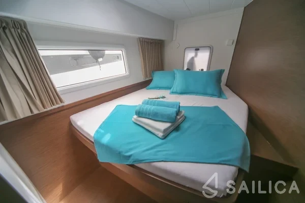Lagoon 42 - Yacht Charter Sailica