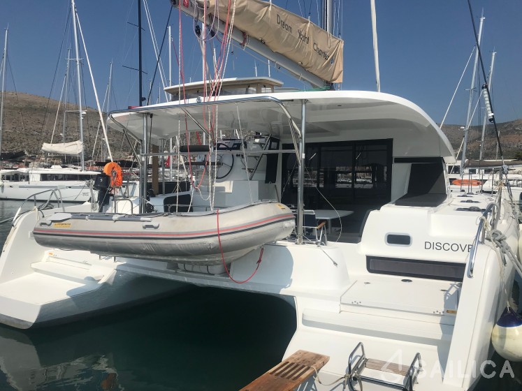 Lagoon 42 - Yacht Charter Sailica