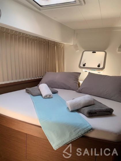 Lagoon 42 - Yacht Charter Sailica