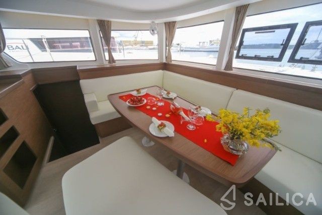 Lagoon 42 - Yacht Charter Sailica