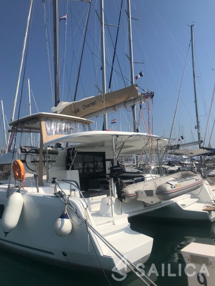 Lagoon 42 - Yacht Charter Sailica