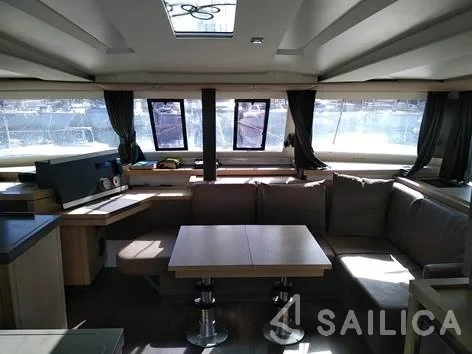 Astréa 42 - Yacht Charter Sailica
