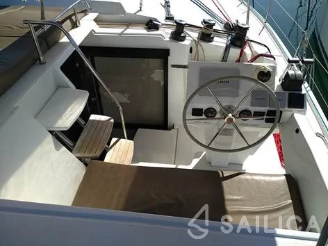 Astréa 42 - Yacht Charter Sailica