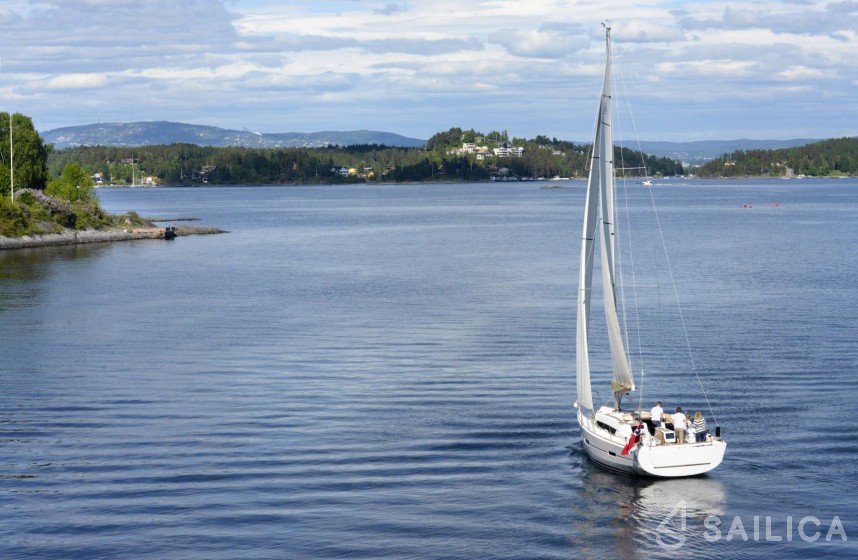Dufour 412 GL - Yacht Charter Sailica
