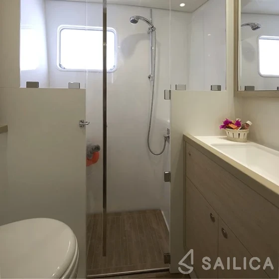 Lagoon 620 - Yacht Charter Sailica