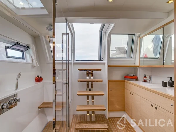 Lagoon 620 - Yacht Charter Sailica