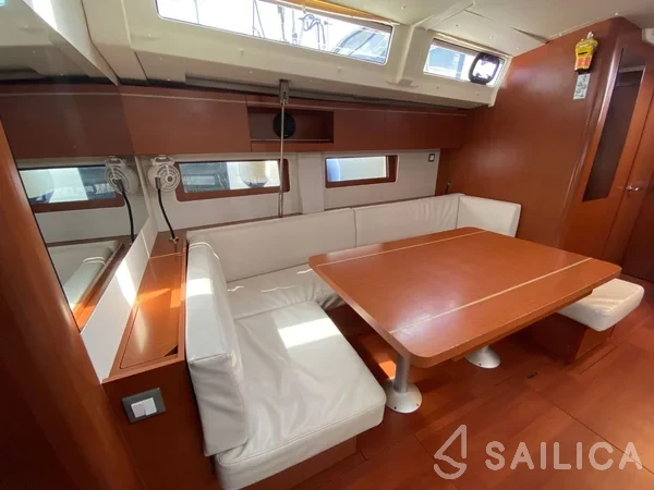 Oceanis 51.1 - Yacht Charter Sailica