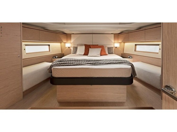 Oceanis 51.1 - Yacht Charter Sailica