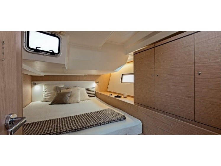 Oceanis 51.1 - Yacht Charter Sailica