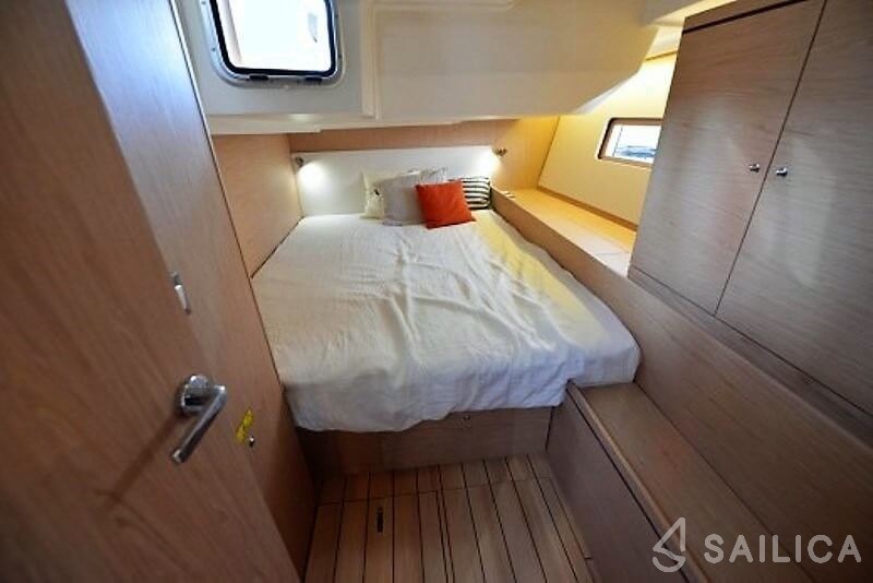 Oceanis 51.1 - Yacht Charter Sailica