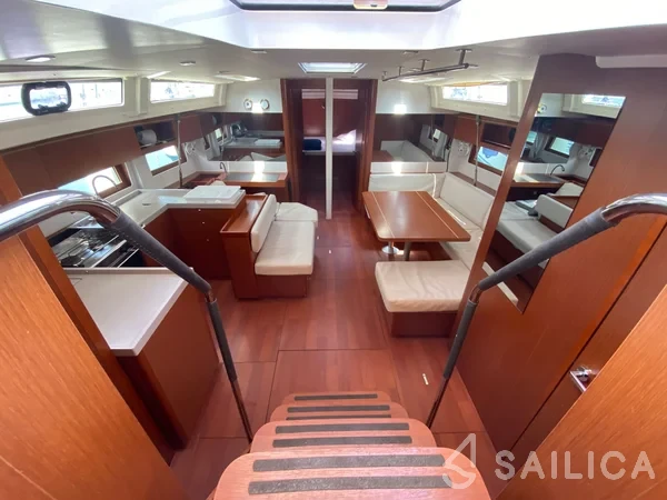 Oceanis 51.1 - Yacht Charter Sailica