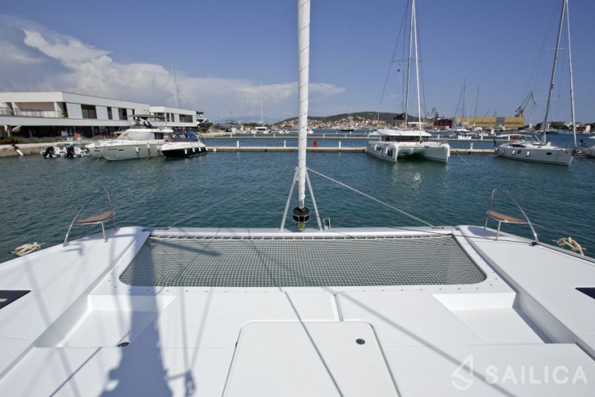 Fountaine Pajot Saona 47 (Quintet) - 5 + 1 cab. - Yacht Charter Sailica