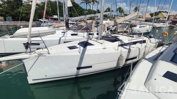 Dufour 390 Grand Large - Yacht Charter Sailica