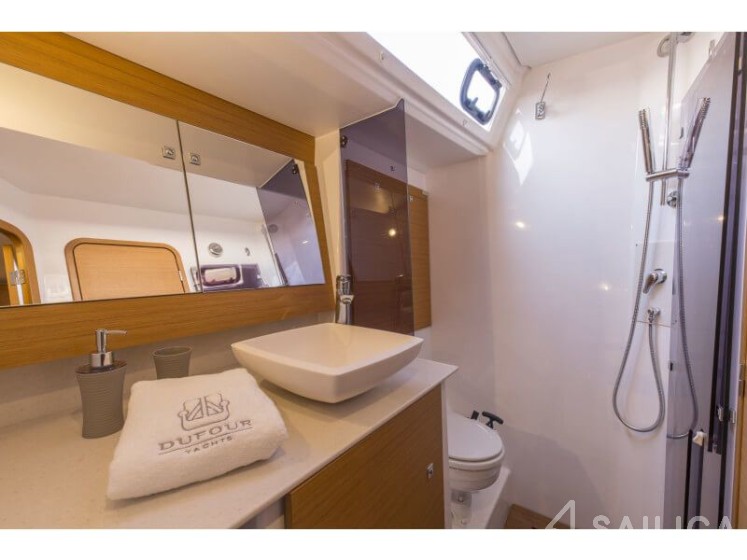 Dufour 520 GL - Yacht Charter Sailica