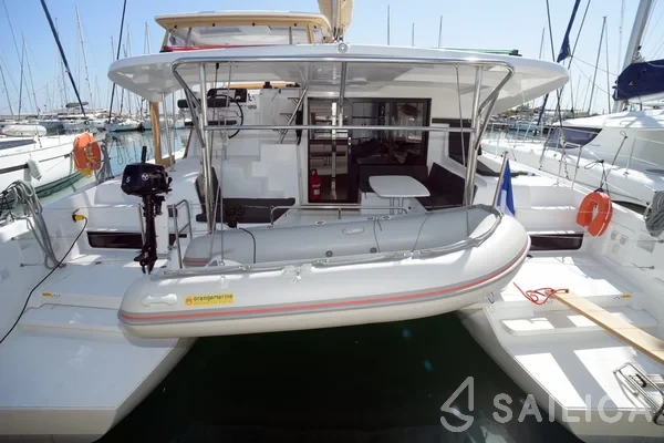 Lagoon 42 - Yacht Charter Sailica