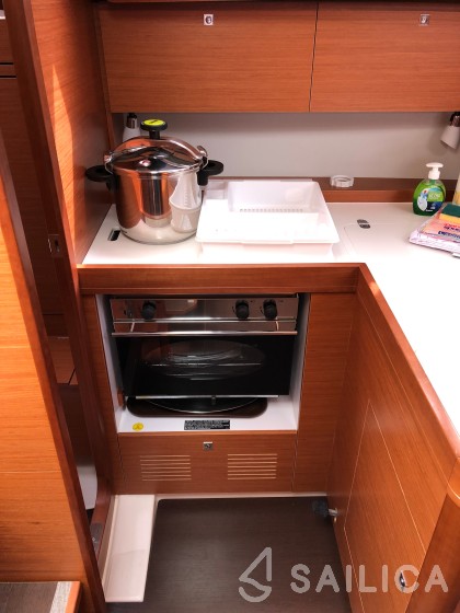 Dufour 360 GL - Yacht Charter Sailica