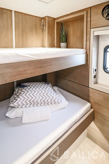 Bali 4.6 - 5 + 2 cab. - Yacht Charter Sailica