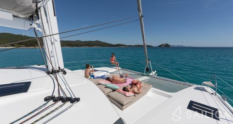 Saona 47 - Yacht Charter Sailica