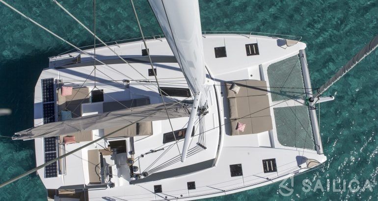 Saona 47 - Yacht Charter Sailica