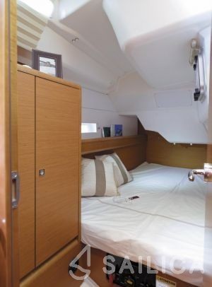 Sun Odyssey 389 - Yacht Charter Sailica