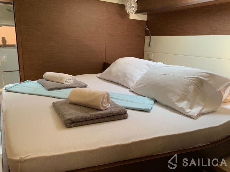Lagoon 52F - Yacht Charter Sailica