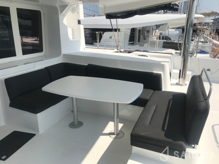Lagoon 52F - Yacht Charter Sailica