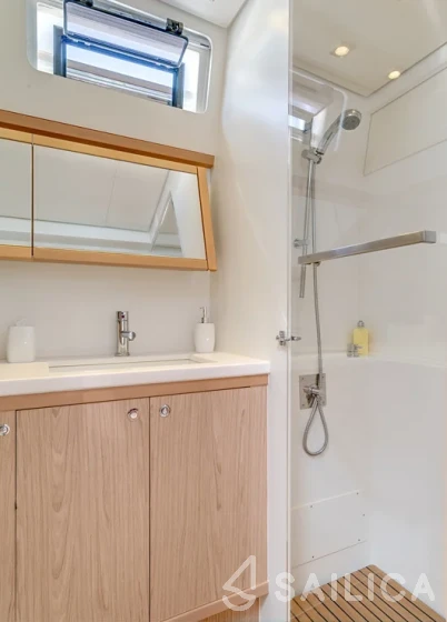 Lagoon 52F - Yacht Charter Sailica