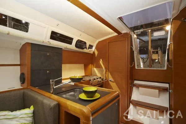 Sun Odyssey 349 - Yacht Charter Sailica