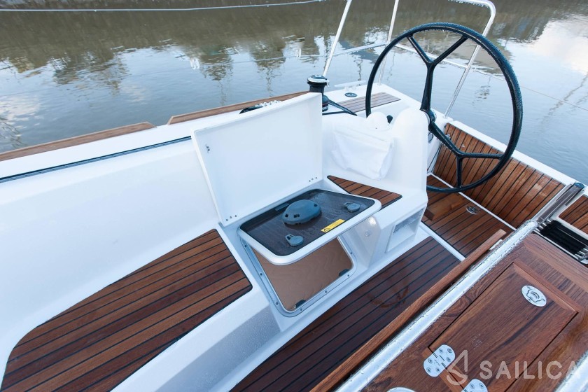 Sun Odyssey 349 - Yacht Charter Sailica